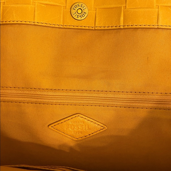 Fossil Carmen Tan Woven Leather Tote Bag with adjustable strap. No hang tag - Picture 9 of 14